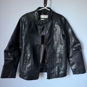 LIYH Black Faux Leather Moto Jacket  Size T5-6 kids Size Small Boys or Girls